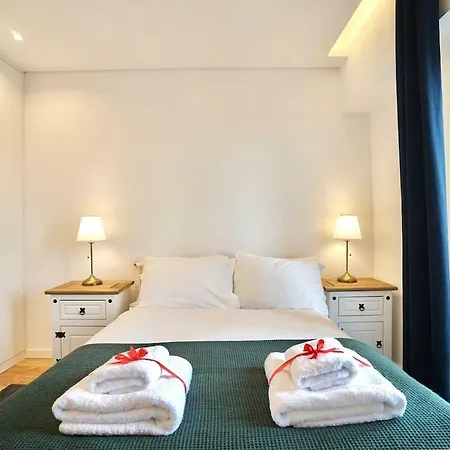 Stunning Graca Riverview Flat