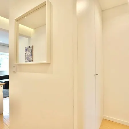 Stunning Graca Riverview Flat